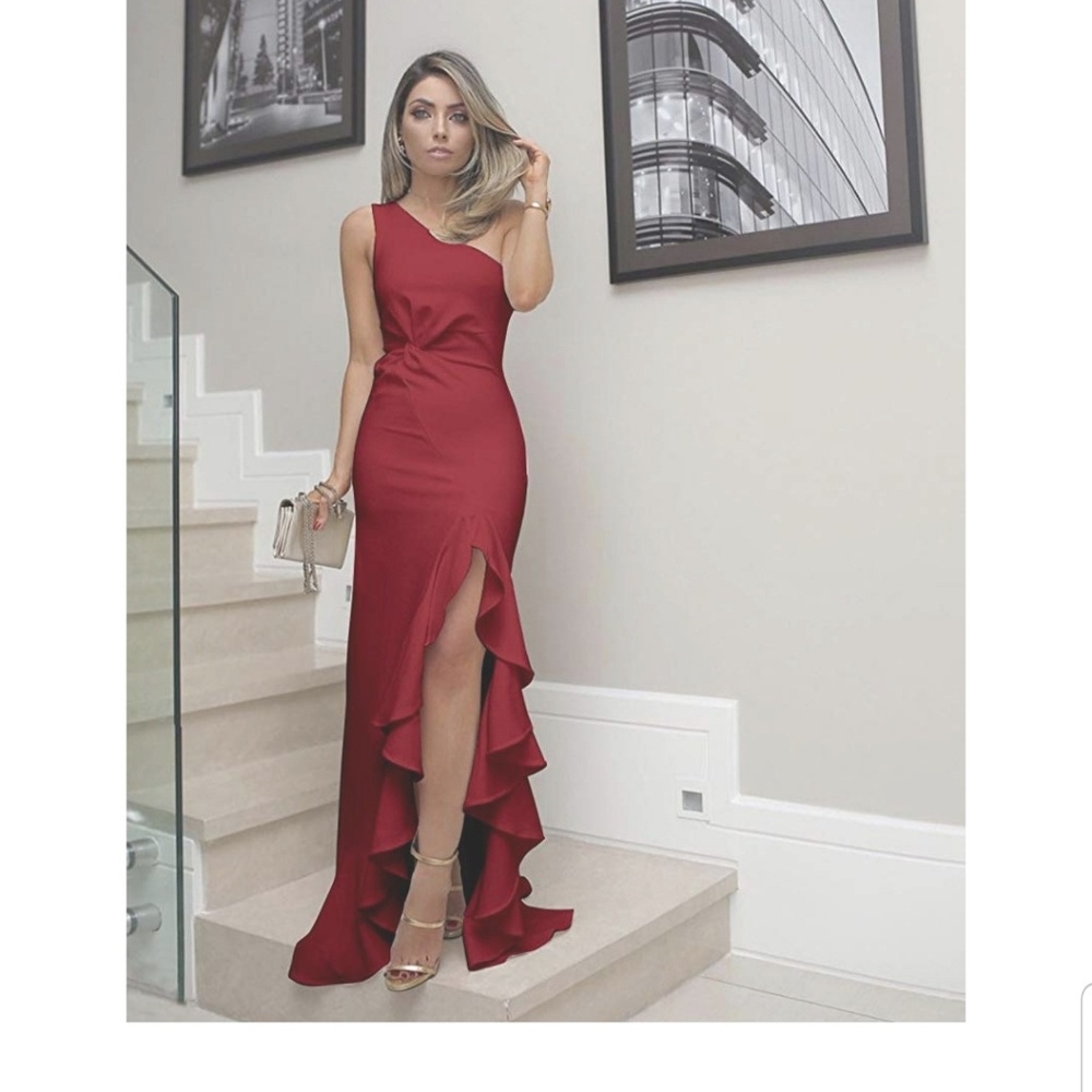Long dress /color is wine red